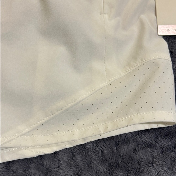 NWT White Calia by Carrie Underwood Run Collection Midrise Infinity Shorts SzM - Picture 3 of 7